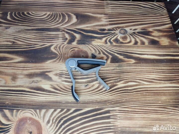 Каподастр для гитары