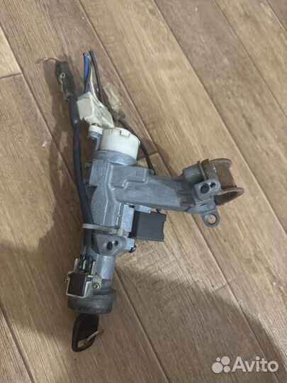 Замок зажигания toyota corolla/corsa