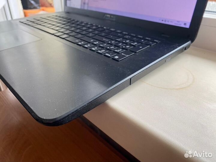Ноутбук Asus 17.3