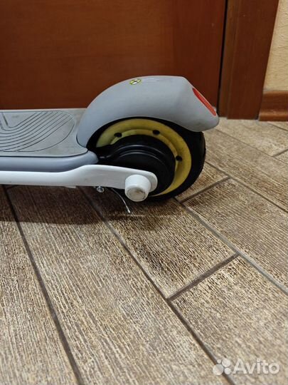 Ninebot by Segway eKick Scooter zink C10