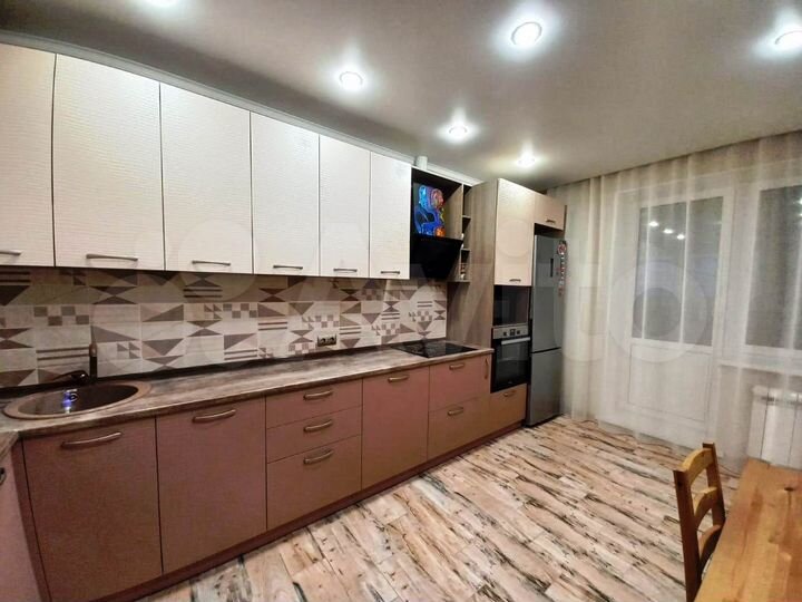 2-к. квартира, 72 м², 7/16 эт.