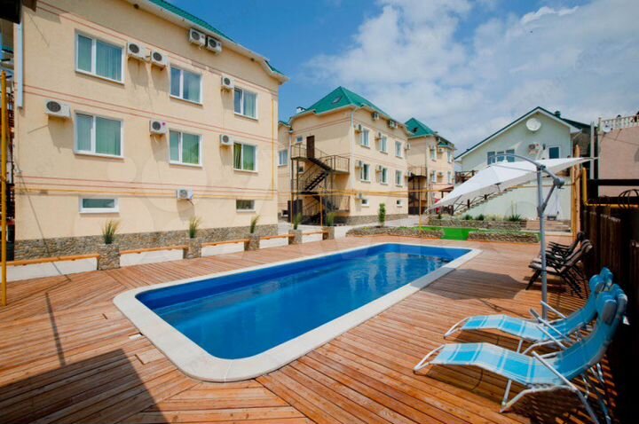 Комната 30 м² в 7-к., 1/3 эт.