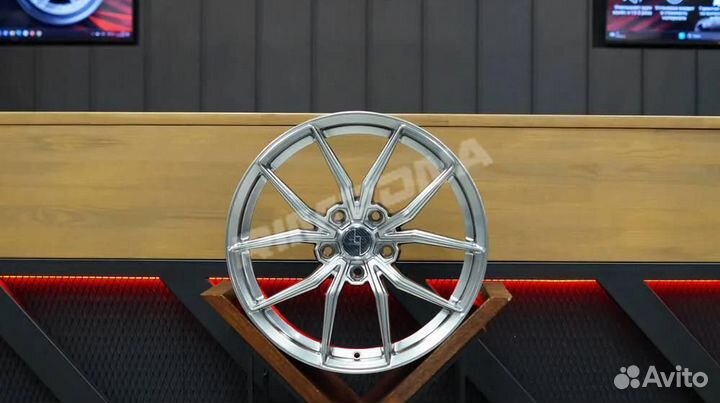 Литой диск HRE R17 5x114.3 sv