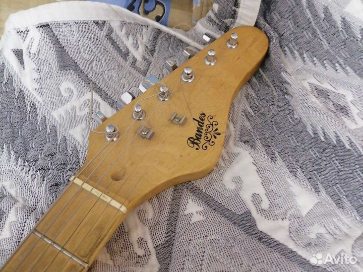 Электрогитара