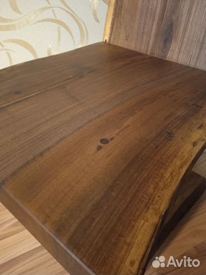 Стул из массива ореха