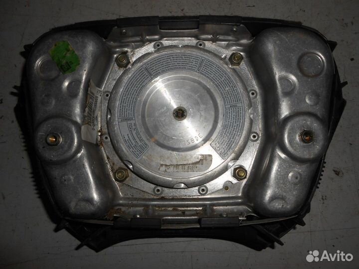 Подушка безопасности водителя