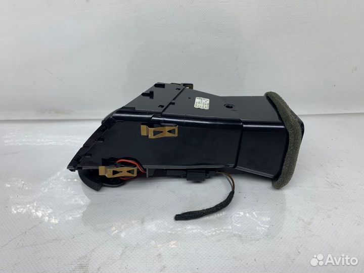 Дефлектор правый Volkswagen Touareg FL 3.6 2017