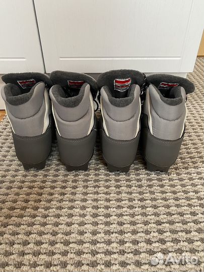 Беговые лыжи, палки, ботинки (остался 1 комплект)