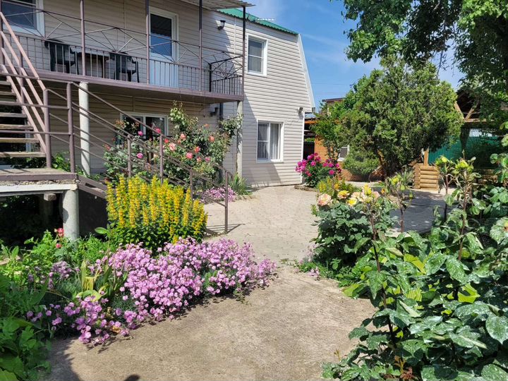 Комната 45 м² в 1-к., 1/2 эт.