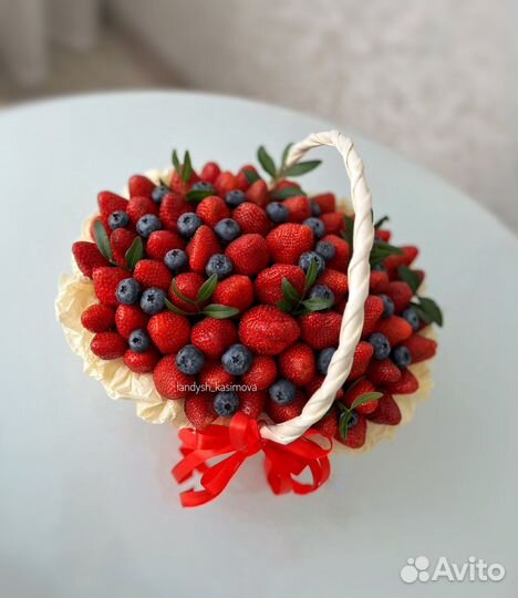 Съедобные букеты из фруктов и ягод