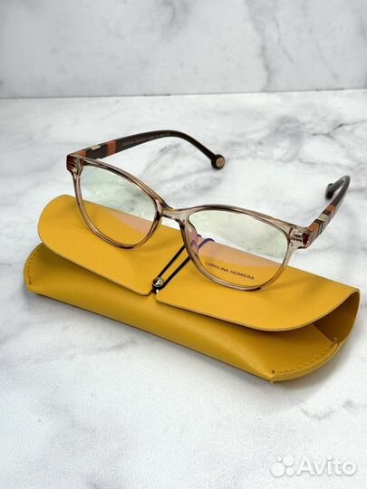 Очки Carolina Herrera