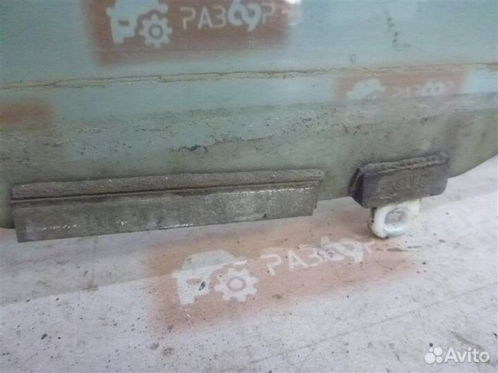 Стекло двери переднее правое Toyota Prius NHW20