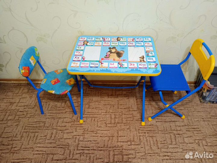 Детский столик и стульчики