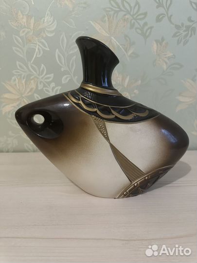 Глиняная ваза