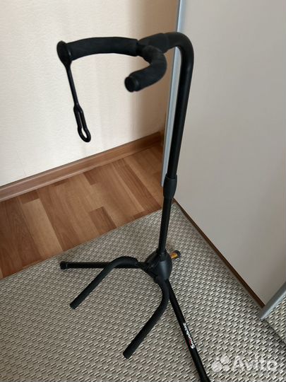 Подставка для гитары