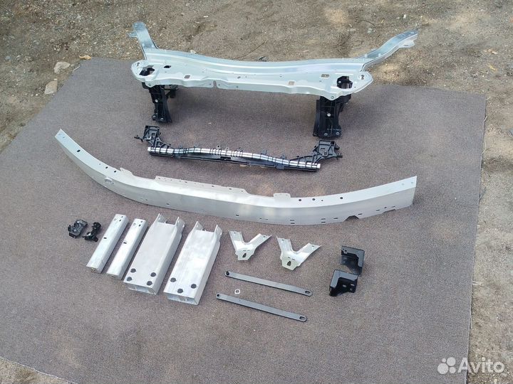 Панель передняя Мерседес 213 в сборе