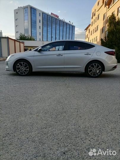 Hyundai Elantra 1.6 AT, 2019, 79 900 км