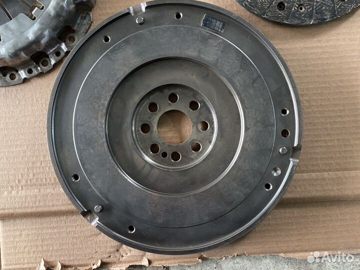 Маховик Opel Vivaro 2.0d Renault Traffic M9R