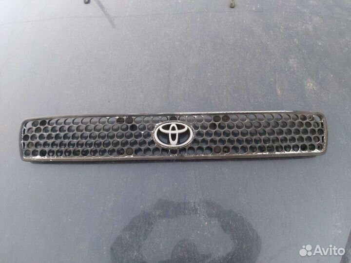 Решетка радиатора Рав 4 sxa