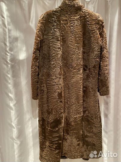Шуба женская из каракуля