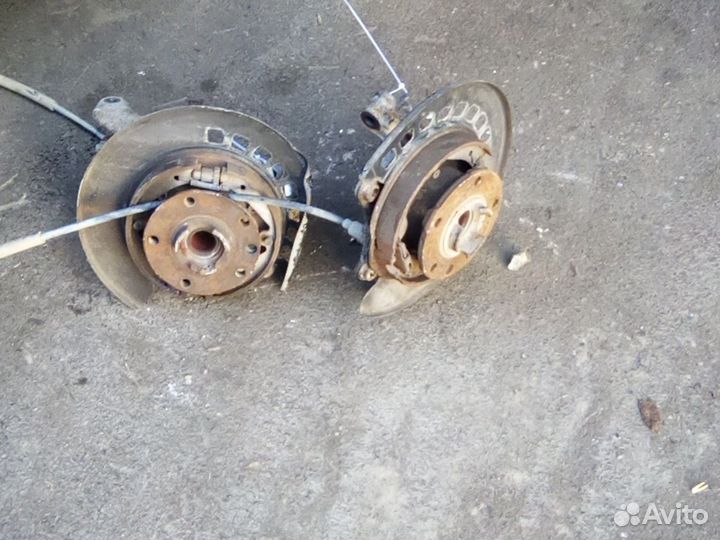 Кулак задний L, R Audi Q7 7L8505436A