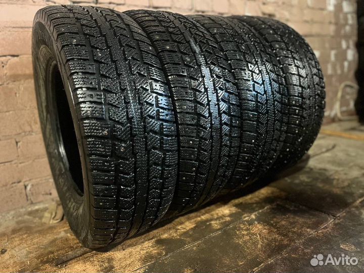 Viatti Vettore Inverno V-524 235/65 R16C