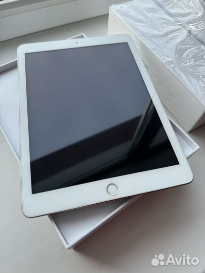 iPad 6 2018 32gb LTE (с SIM) Silver