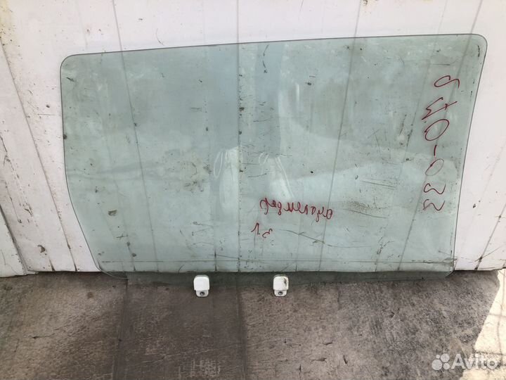 Стекло двери задней левой Mitsubishi Outlander 06