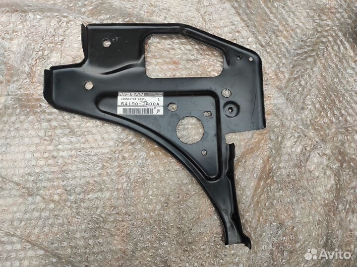 Кронштейн крыла правый передний Nissan X-Trail T31