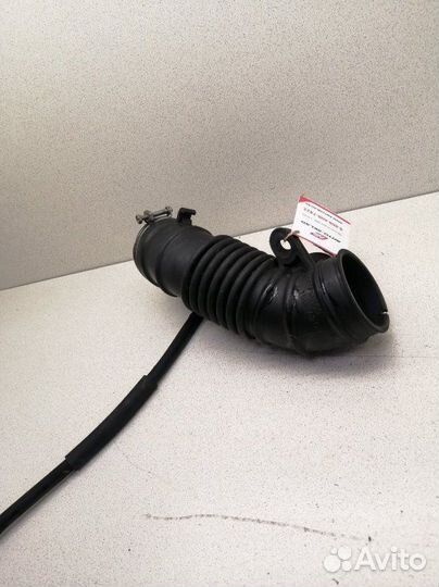 Патрубок воздушного фильтра Mitsubishi Grandis