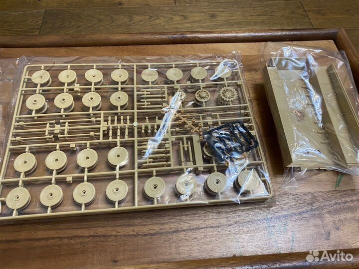 Модель танка T-VI с интерьером 1/35 Academy