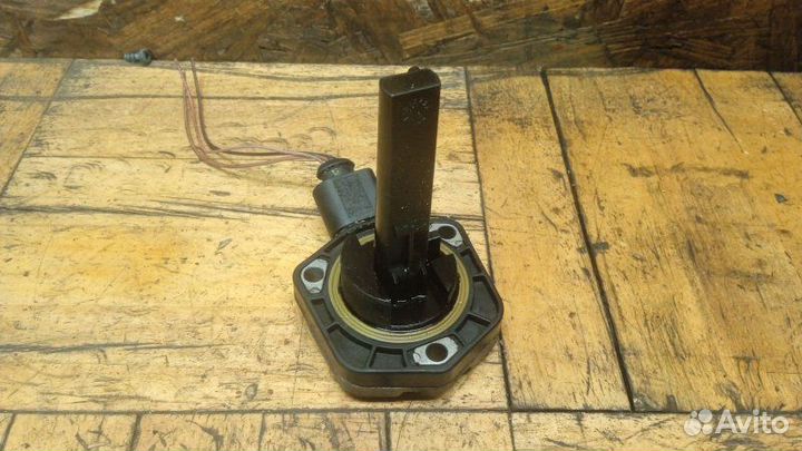 Датчик уровня масла Audi A4 B7 2.0 2007