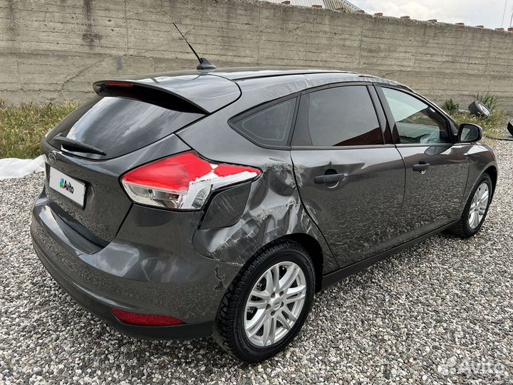 Ford Focus 1.6 МТ, 2018, битый, 60 000 км