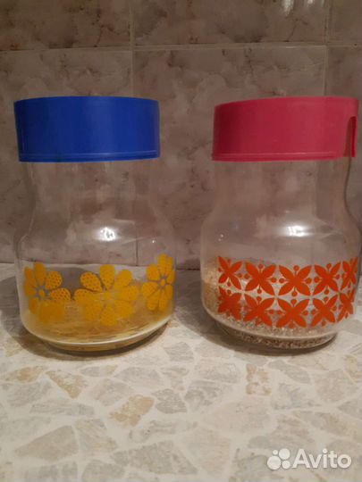 Емкость для хранения сыпучих продуктов