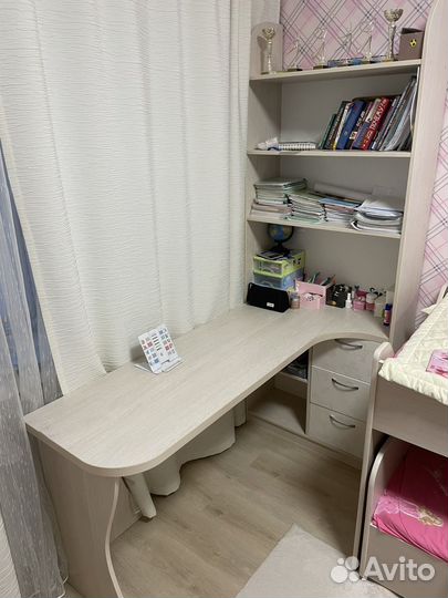 Рабочий стол для школьника