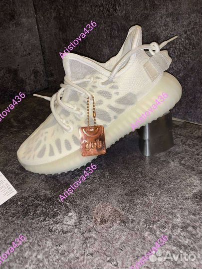 Кроссовки женские Adidas