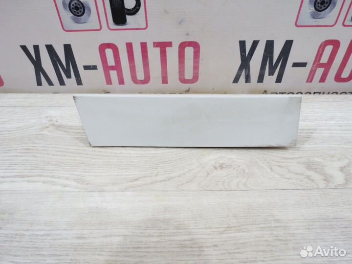 Обшивка стойки задняя правая Ford Focus 3