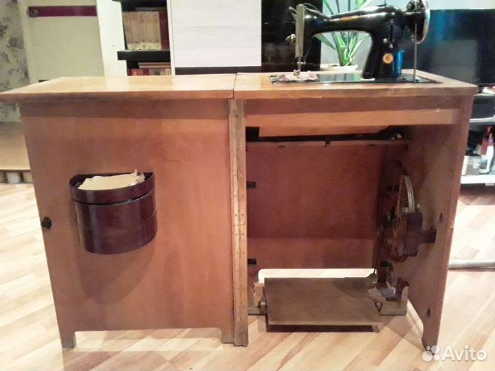 Швейная машина Чайка 2