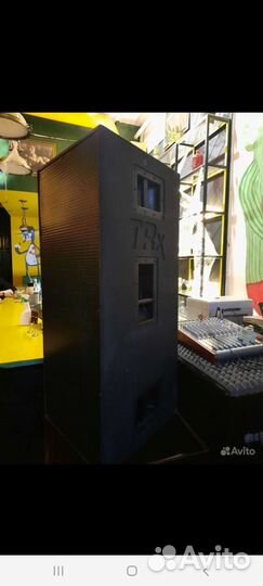 Профессиональное световое оборудование и акустика