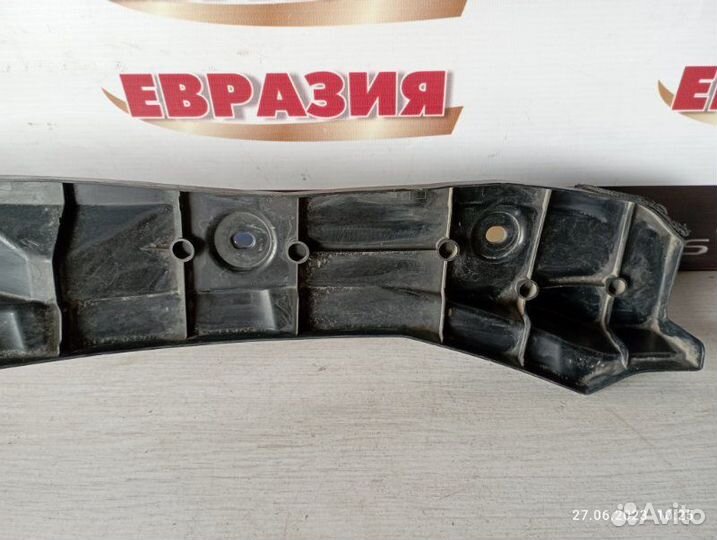 Пыльник крыла передний левый Lexus Rx350 2010