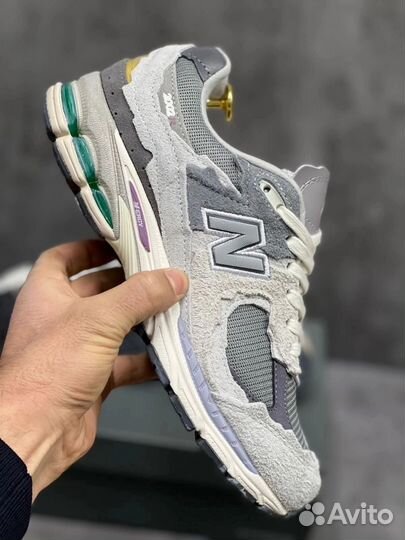 Кроссовки NEW balance 2002r Lux