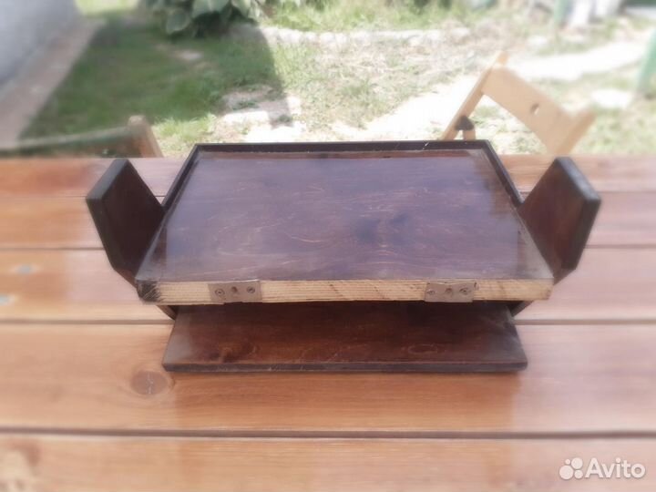 Полки: навесная пластик, настольная 2-эт. (б/у)