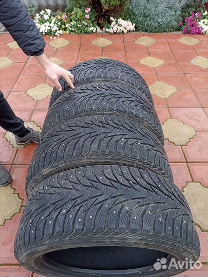 Yokohama Ice Guard Stud IG55 215/50 R17 95B