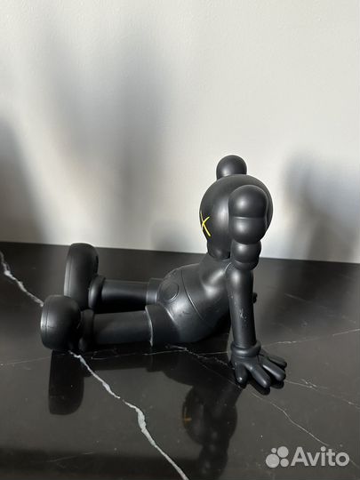 Фигурка kaws