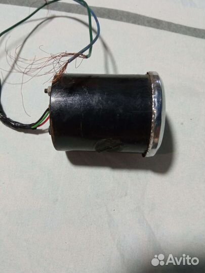 Тахометр для автомобиля