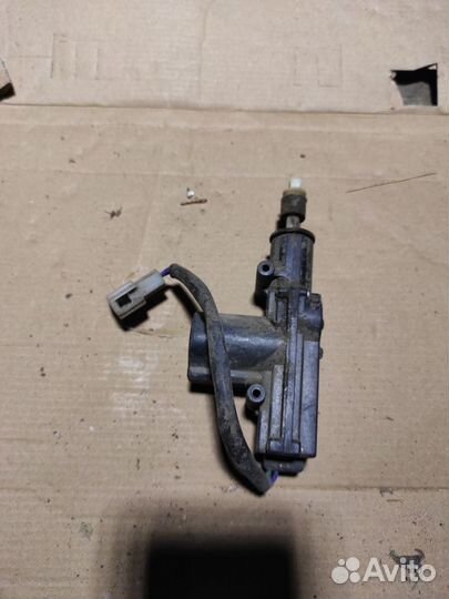 Актуатор центрального замка двери двухпроводной