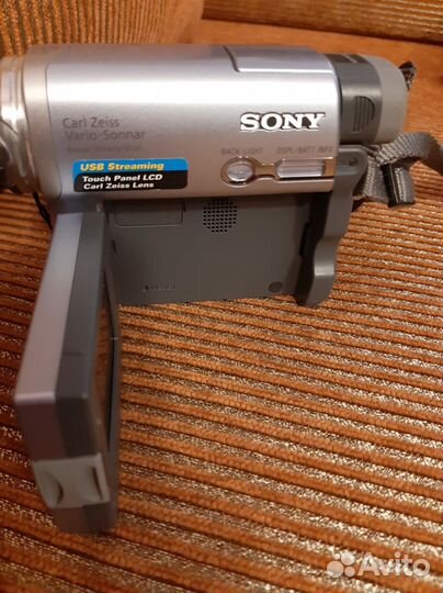 Продам новую видео-камеру sony DCR-TRV 14E