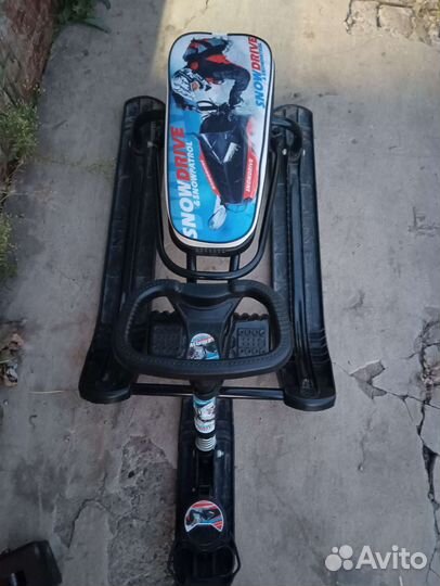 Детский снегокат со спинкой