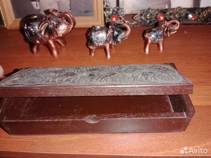 Шкатулка деревянная со слонами, из Тайланда