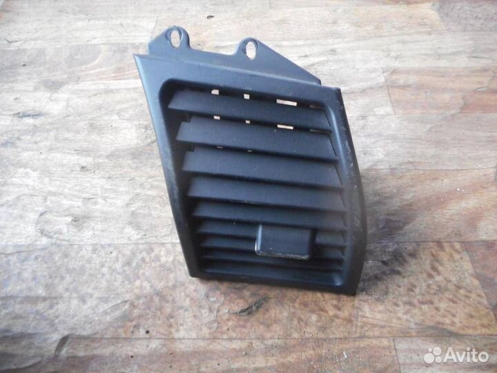 Дефлектор воздушный правый Mercedes Benz W140 199